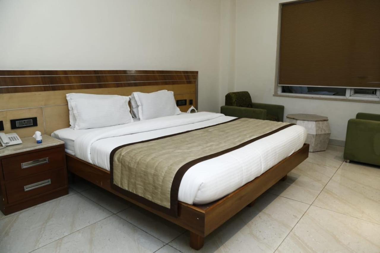 Hotel Pacific Roorkee Eksteriør billede